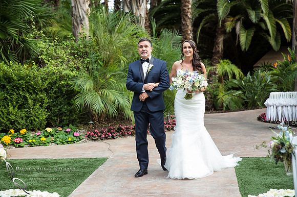 Wedding photos at Grand Tradition Estate Fallbrook by Wedding Photographer in Temecula (220)