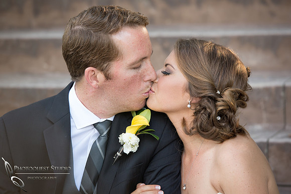 The kiss by-Wedding-Photographer-in-Temecula