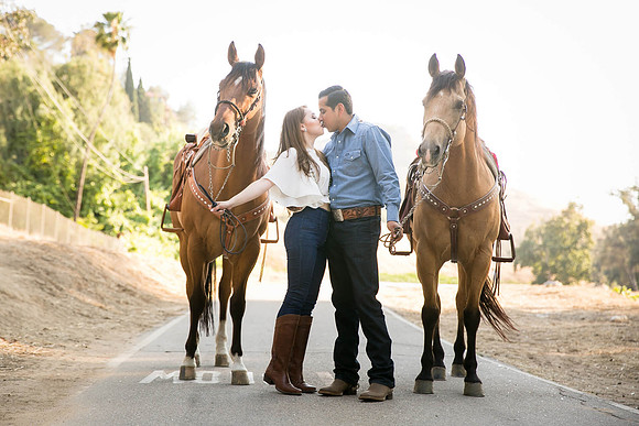Fairmount-Park-Mission-Inn-Riverside-Downtown-California-Engagement-Photo-with-Horses-by-Temecula-Wedding-Photographer-(5)