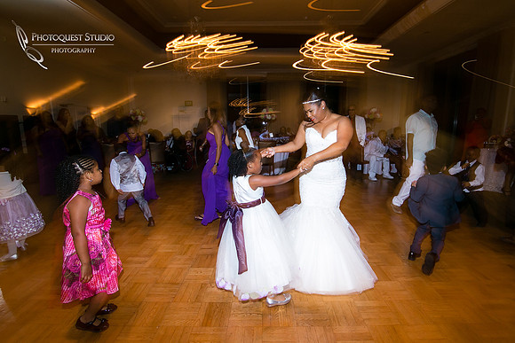 Bride and Daughter dance, Los-Angeles-Temecula-Wedding-Photographer-at-Castaway-Burbank
