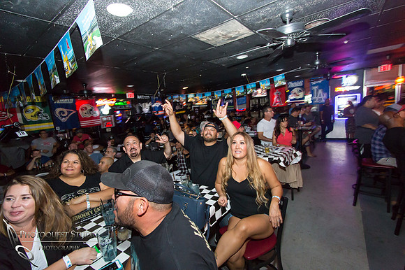 UFC-Fight-mcGregor-&-Nate-Diaz-in-Menifee-Pitstop-Pub-Sports-Bar-&-Grill-by-Menifee-Photographer-20