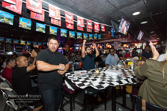 UFC-Fight-mcGregor-&-Nate-Diaz-in-Menifee-Pitstop-Pub-Sports-Bar-&-Grill-by-Menifee-Photographer-10