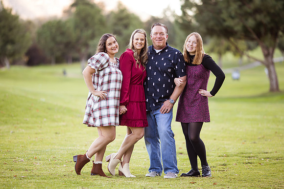 family-photo-in-fallbrook-san-diego-by-orange-county-temecula-photographer-(6)