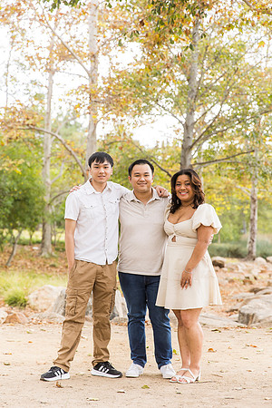 outdoor family photo in irvine by orange county wedding photographer tram bill (25)