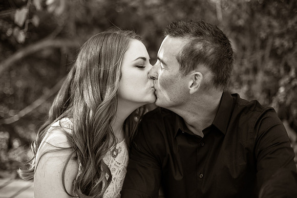 Southern California Engagement with nature in fall Photos in Fallbrook, San Diego by Temecula Winery Wedding Photographer, Sarah & Shawn