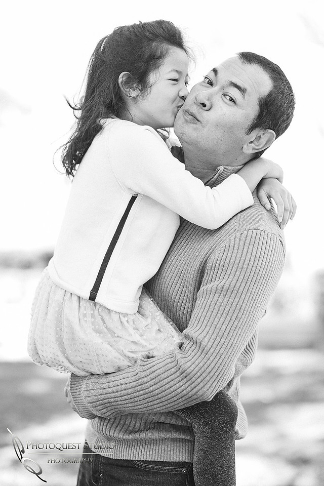 Kissing Daddy by Temecula, Menifee, Murrieta Family Photographer