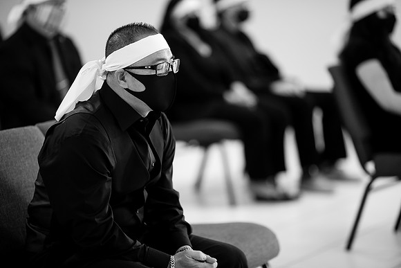 Hien's Mom Funeral-B&W (387)