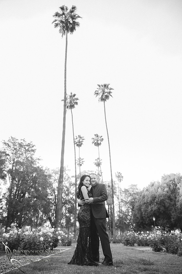 Wedding-Photographer-in-Temecula,-Engagement-Photo-with-beautiful-Couple-in-Riverside,-California-Elizabeth-&-Steven
