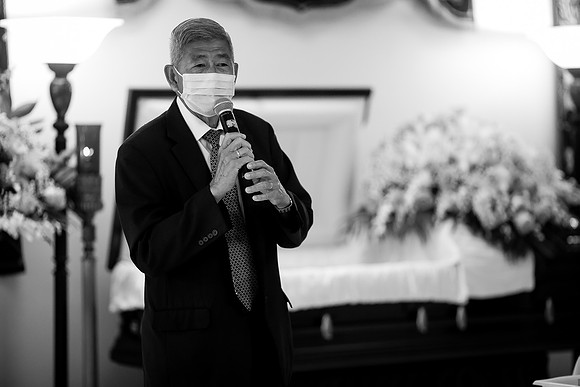 Hien's Mom Funeral-B&W (402)