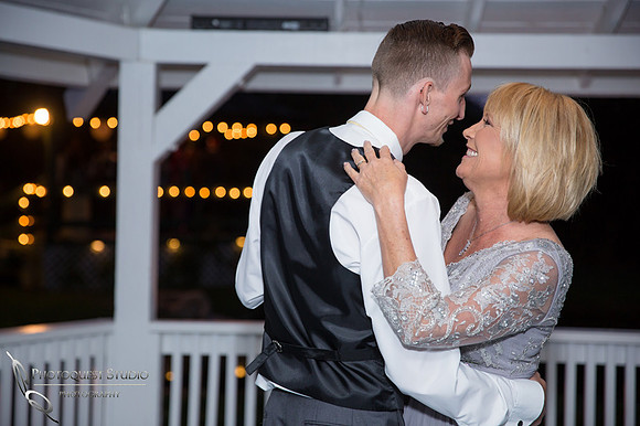 Wedding-photos-at-the-Orchard-Wedgewood-Wedding-in-Menifee-by-Temecula-Wedding-Photographer