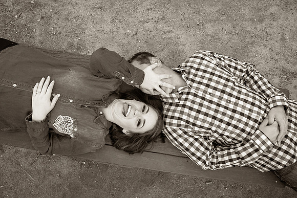 Southern California Engagement with nature in fall Photos in Fallbrook, San Diego by Temecula Winery Wedding Photographer, Sarah & Shawn