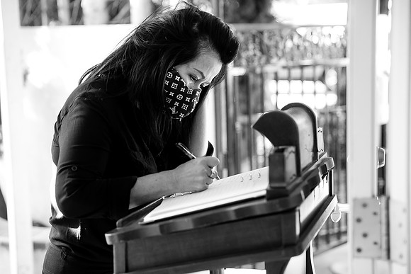 Hien's Mom Funeral-B&W (224)