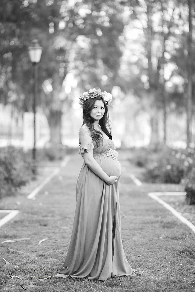 Glowing-Mother-Maternity-Photo-by-Temecula-Wedding-Photographer