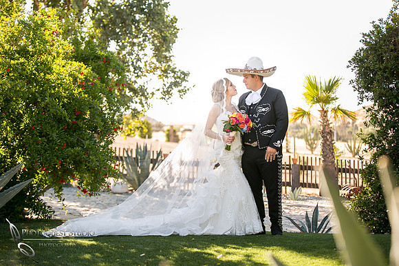 Look at me Babe, Vaquero, Temecula Wedding Photographer at Menifee, Rancho Los Agaves