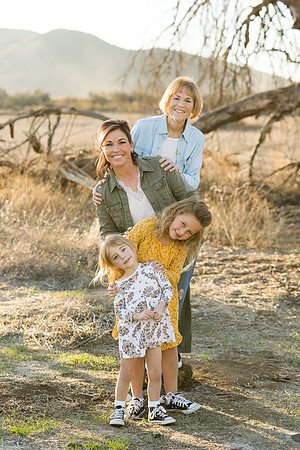 family-photo-in-southern-california-by-orange-county-temecula-photographer-(2)