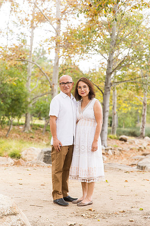 outdoor family photo in irvine by orange county wedding photographer tram bill (19)