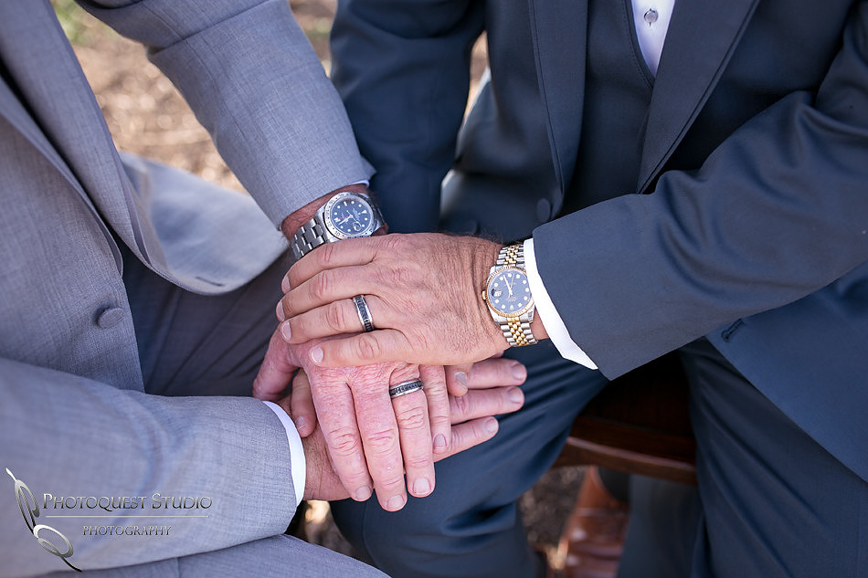 hands in hands