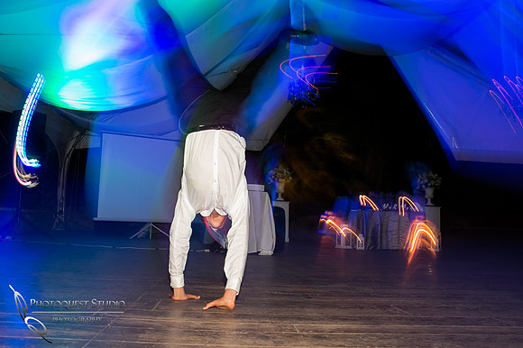 hand stand moment