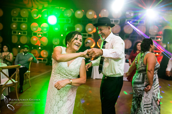 Wedding Photo at Leoness Cellars by Temecula Winery Photographer, Cynthia and Adam (73)