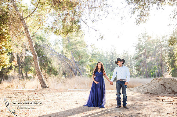 Maternity Photo by Frank G Bonelli Regional County Park, San Dimas, California.
