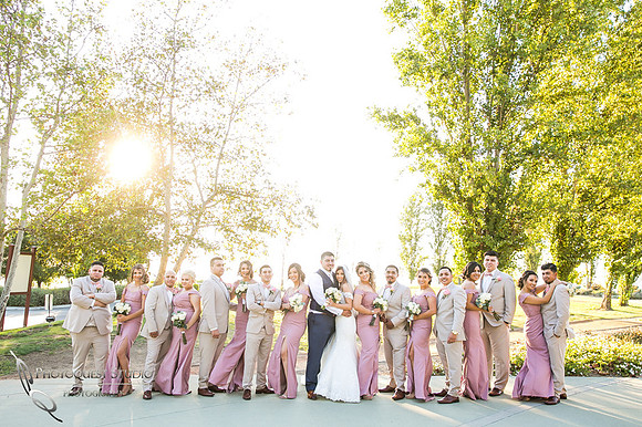 Temecula-Wedding-Photographer with bridedal party at sunset