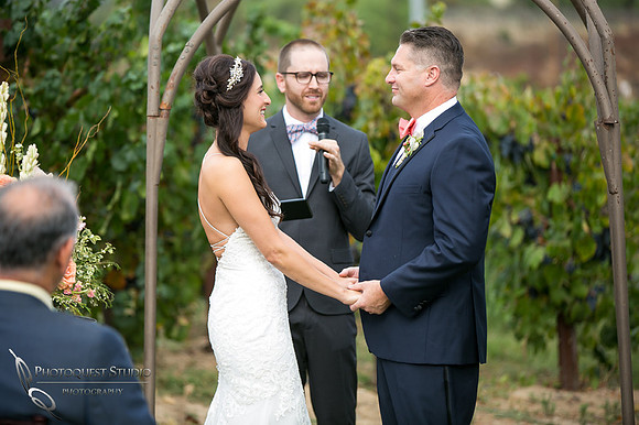 Monte De Oro Winery Wedding Photo by Photographer in Temecula.