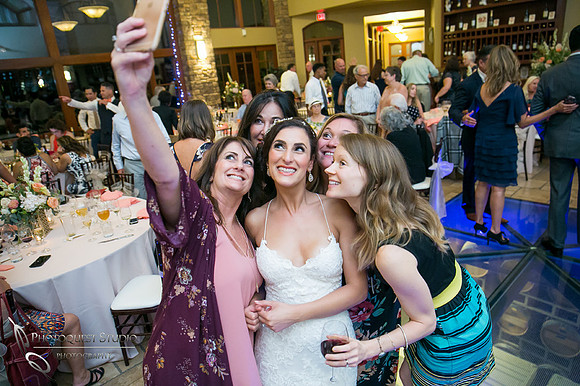 Monte De Oro Winery Wedding Photo by Photographer in Temecula.