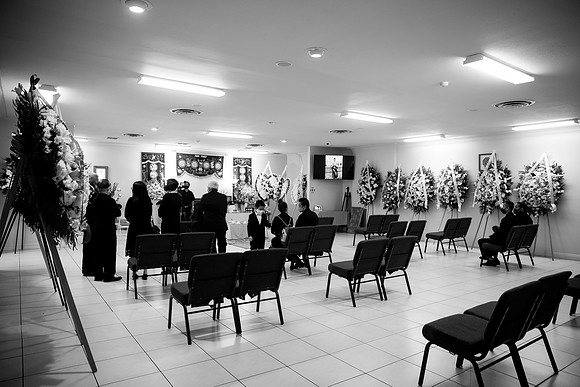 Hien's Mom Funeral-B&W (22)