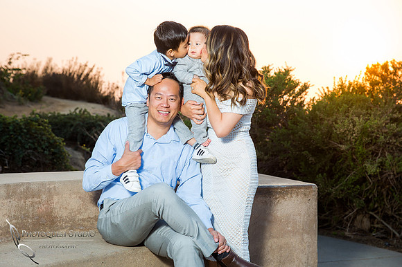 kissing at family photo by temecula family photographer