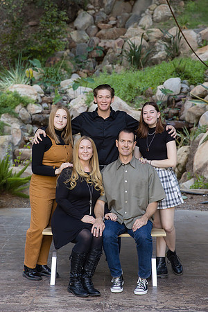 family-photo-in-fallbrook-san-diego-by-orange-county-temecula-photographer-(2)