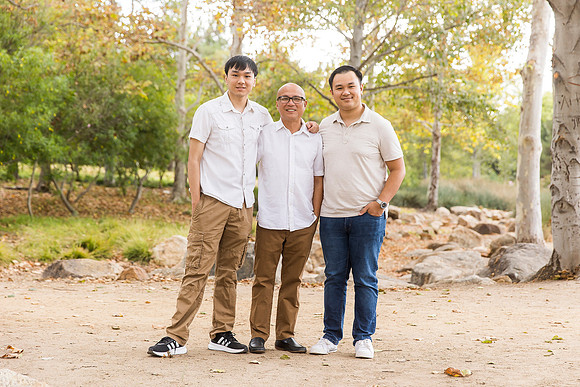 outdoor family photo in irvine by orange county wedding photographer tram bill (30)