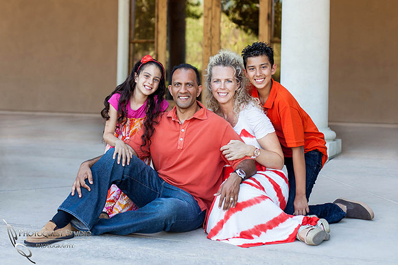 Family-Photo-at-Wilson-Creek-Winery-Temecula-Family-Photographer