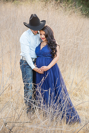 Temecula-Wedding-Photographer-document-Maternity-Photo-with-Horse-in-California-Crystal--Luis-(70)