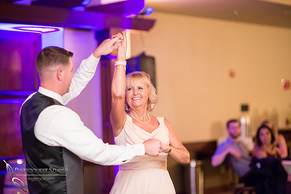 Wedding-Photographer-in-Temecula-at-Wiens-Family-Cellars-Winery