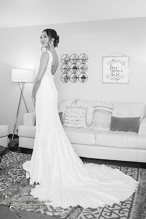 Pretty Bride in her dress, Temecula-Wedding-Photographer