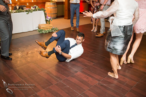Break-dance at wedding