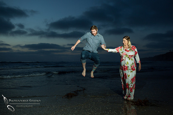 Maternity-Photo-at-La-Jolla-Beach-by-Temecula-Wedding-Photographer