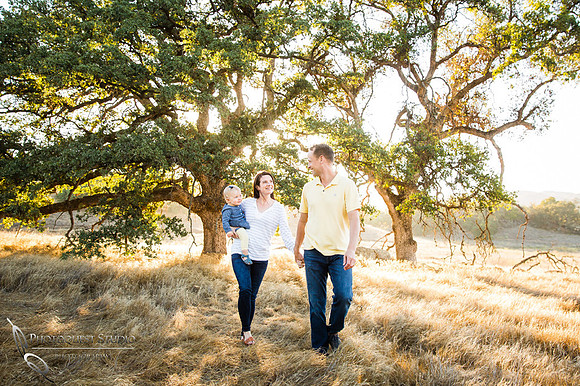 Family-Photo-by-Photoquest-Studio