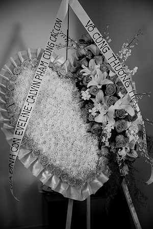 Hien's Mom Funeral-B&W (118)
