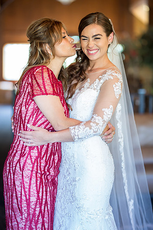 Photographer in Temecula, Longshadow Ranch Wedding, Parris and Derek (149)