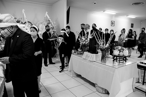 Hien's Mom Funeral-B&W (420)
