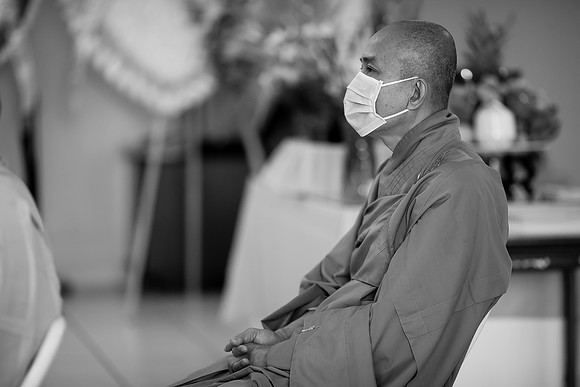 Hien's Mom Funeral-B&W (350)
