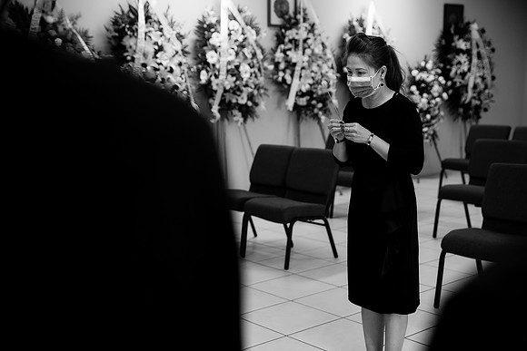 Hien's Mom Funeral-B&W (158)