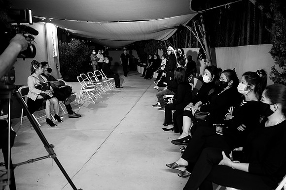 Hien's Mom Funeral-B&W (303)