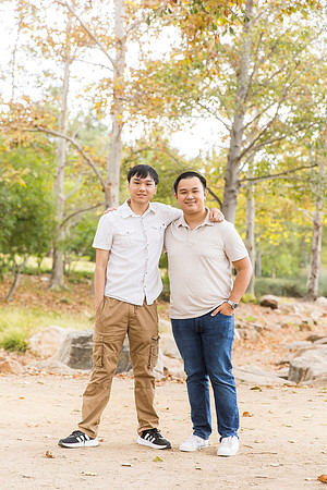 outdoor family photo in irvine by orange county wedding photographer tram bill (28)