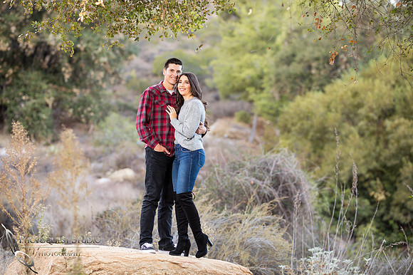 Soon-to-be Bride & Groom, Wedding-Photographer-in-Temecula,-Fallbrook,-San-Diego,-Engagement-Photo