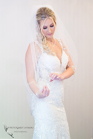 Temecula Wedding Photographer at Lake Oak Meadows, veil time