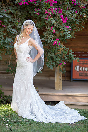 Wedding photographer in Temecula at Lake Oak Meadows
