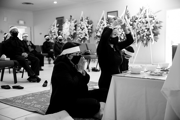 Hien's Mom Funeral-B&W (212)