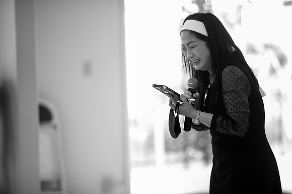Hien's Mom Funeral-B&W (391)